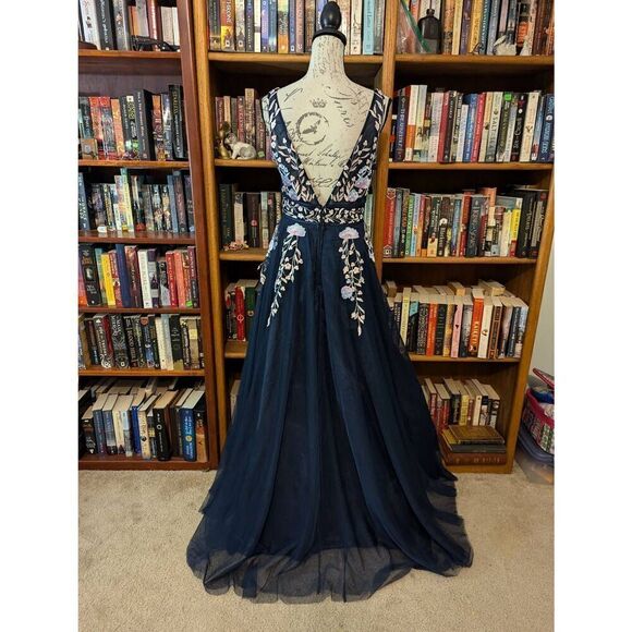 TLC Say Yes to the Prom Juniors' Embellished Floral Ballgown Dress Navy Size 5 - Picture 3 of 9